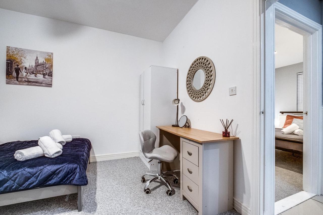 Birmingham, Modern 2 Bedroom, Free Parking Spaces, Free Wi-Fi And Netflix Luaran gambar
