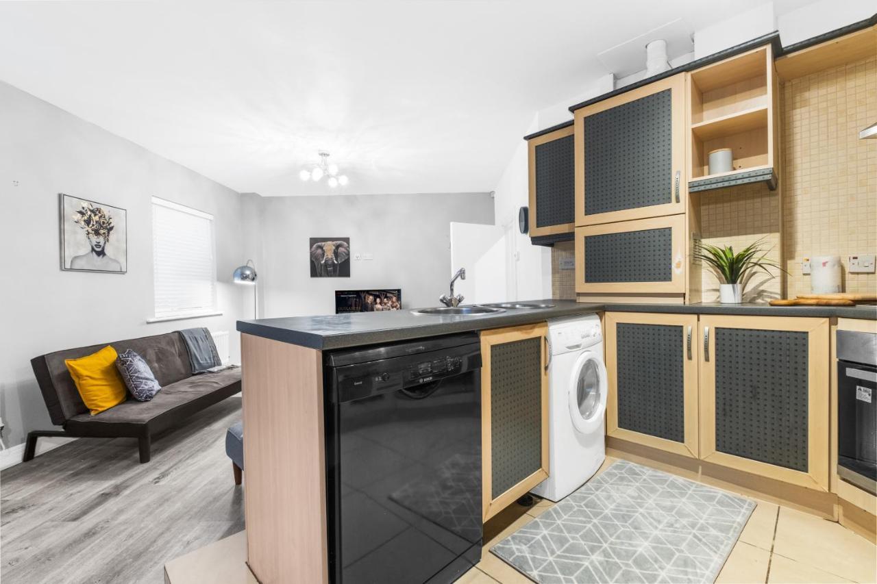 Birmingham, Modern 2 Bedroom, Free Parking Spaces, Free Wi-Fi And Netflix Luaran gambar