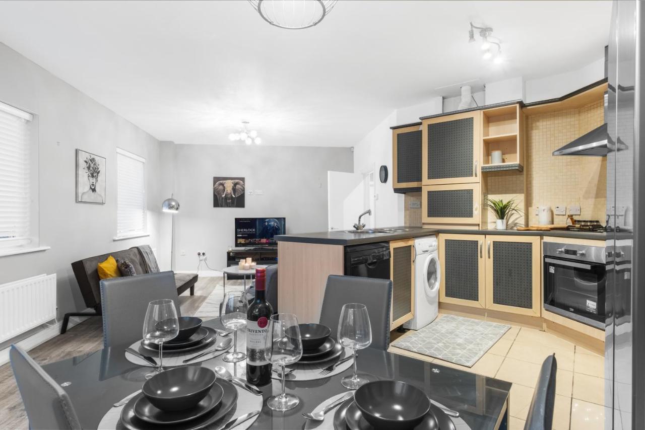 Birmingham, Modern 2 Bedroom, Free Parking Spaces, Free Wi-Fi And Netflix Luaran gambar